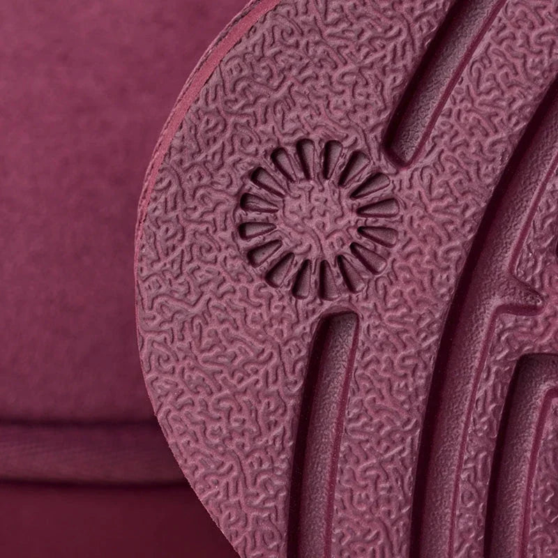 UGG Classic Ultra Mini Femme – Burnt Magenta – detail semelle